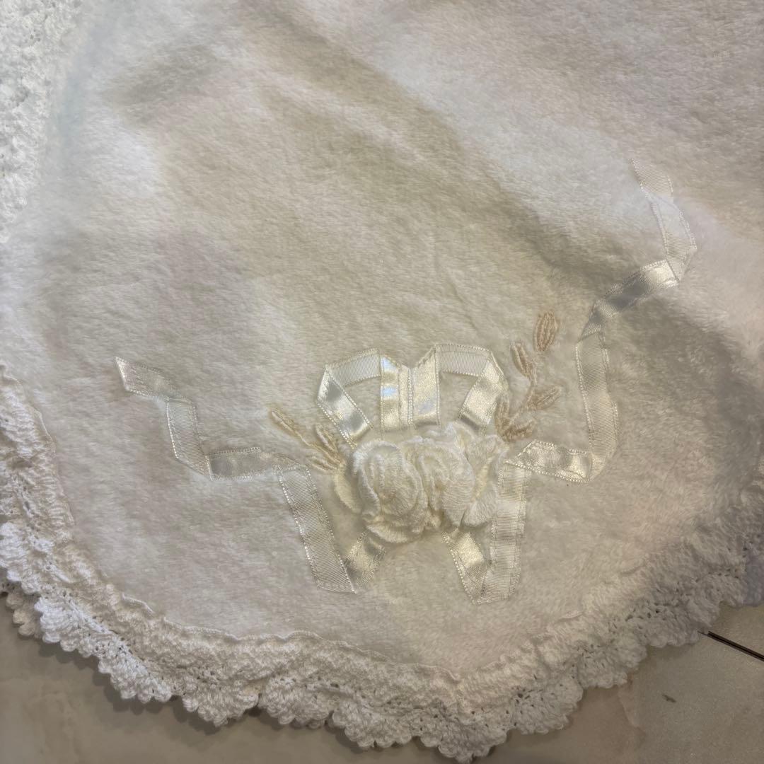 専用　ホワイトタオル　トイレ蓋カバー２点