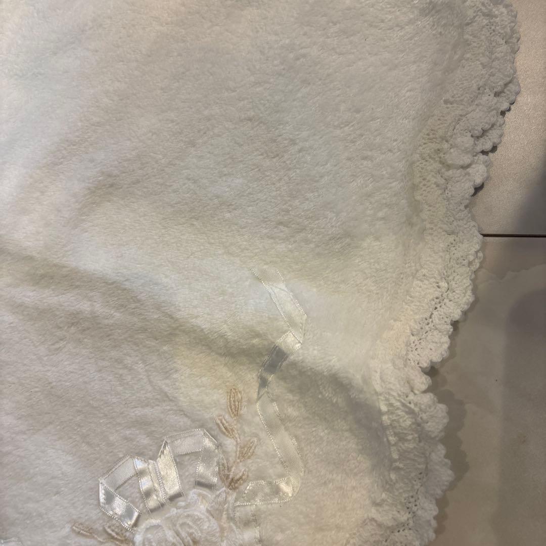 専用　ホワイトタオル　トイレ蓋カバー２点