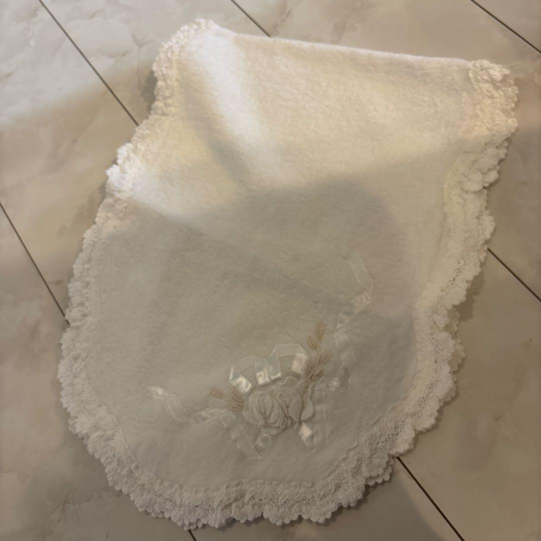 専用　ホワイトタオル　トイレ蓋カバー２点