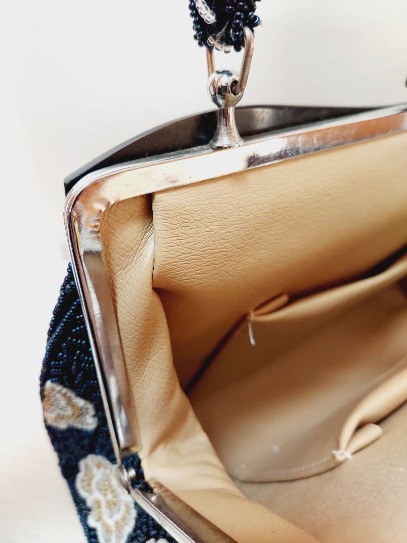 花柄刺繍 和装用バッグ　ビーズ刺繍ハンドバッグ　和装小物　ビーズバッグ　バラ柄