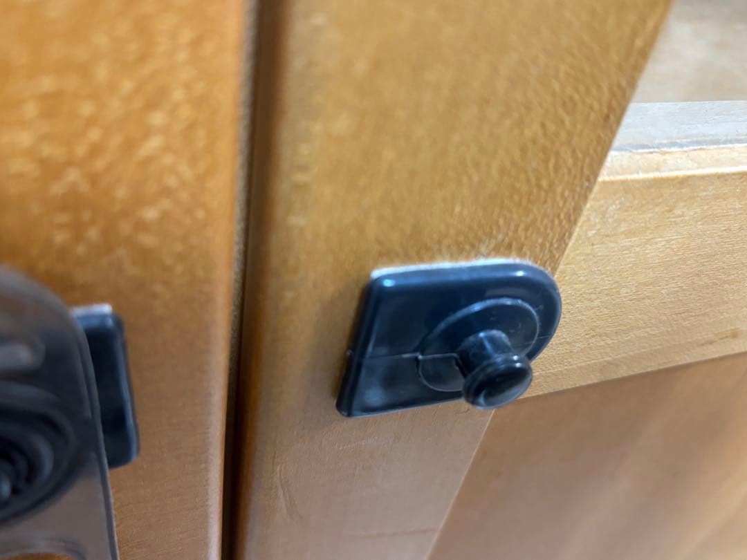 注)お取り置き中です 北の住まい設計社　 メープル木製ガラス扉キャビネット