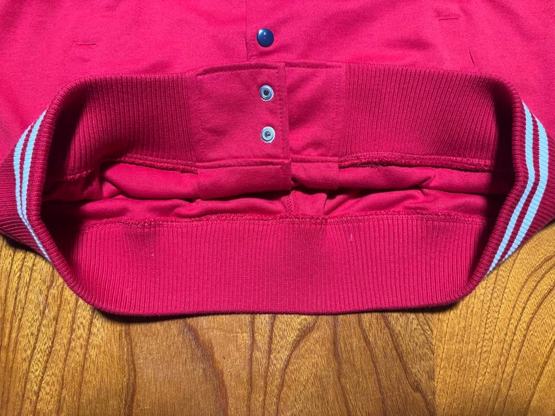 未使用 レアモデル 広島東洋カープ スウェット スタジャン レッド Lサイズ