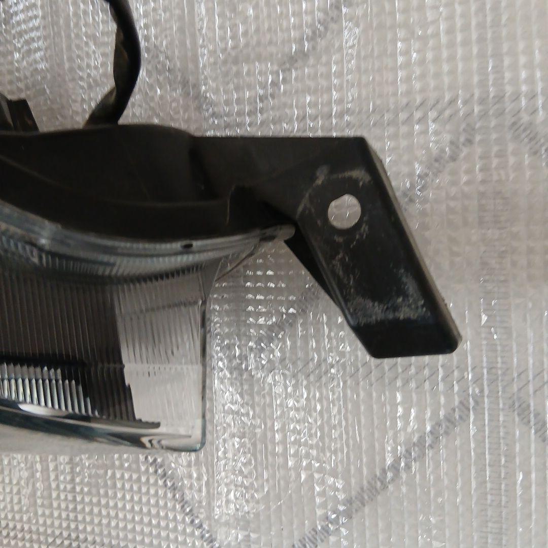 トヨタ　カローラフィルダー　運転席側ヘッドライト中古KOITO12-657