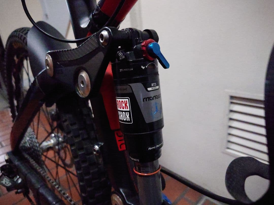 Devinci Dixon Carbon 26インチ フルサス MTB