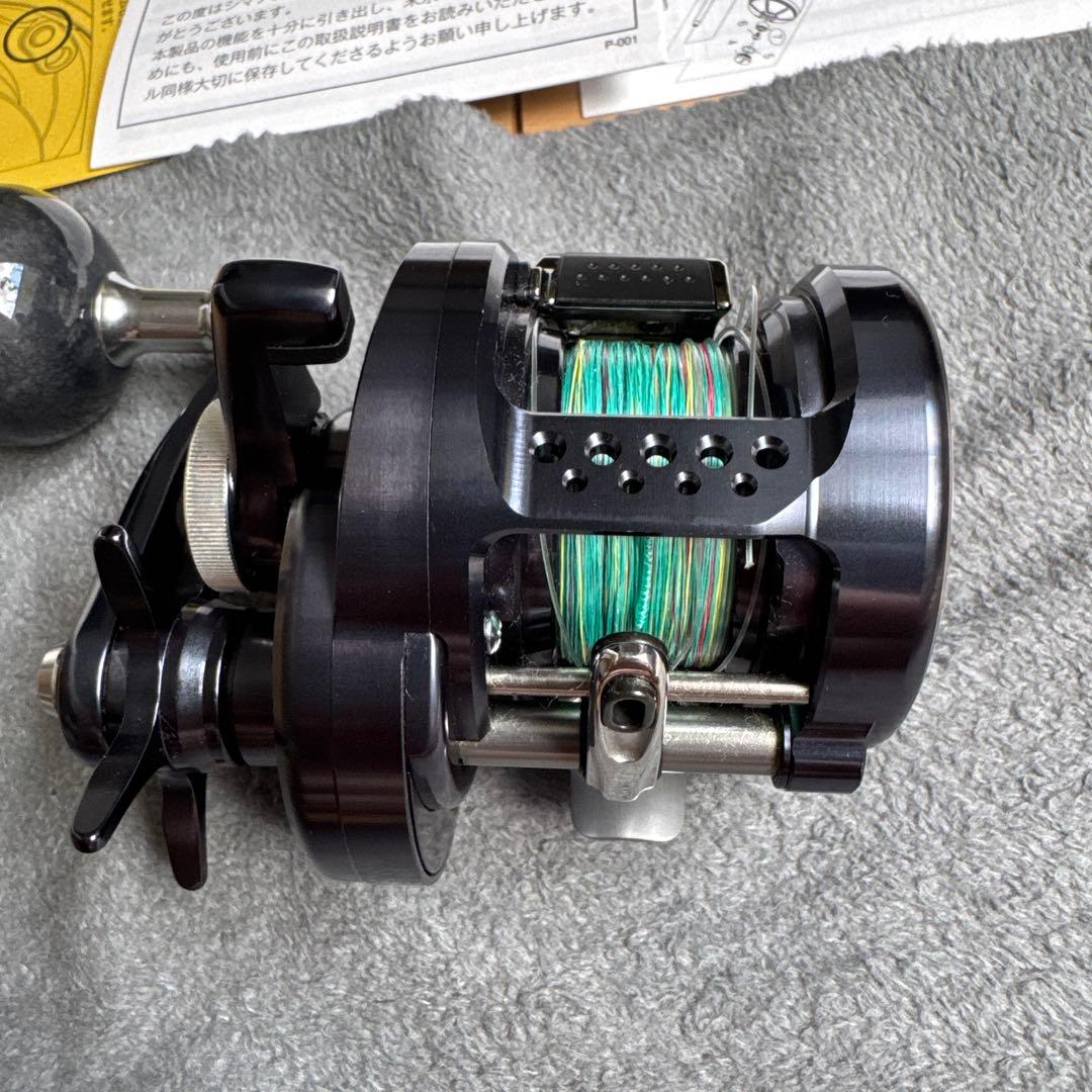 シマノ 20 オシアコンクエスト リミテッド 200HG(右)