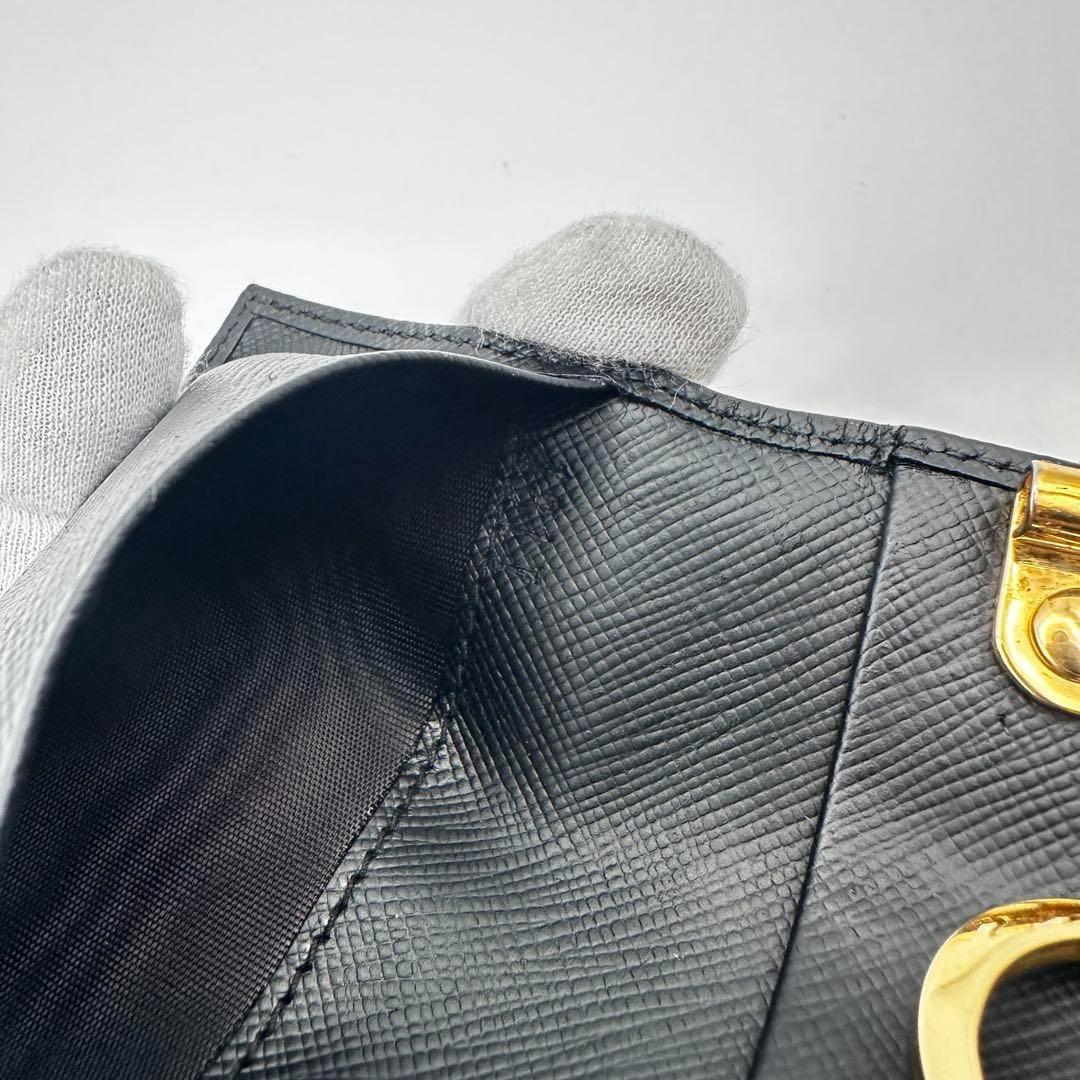 PRADA プラダ　4連キーケース　サフィアーノレザー　ゴールド金具 リング付き