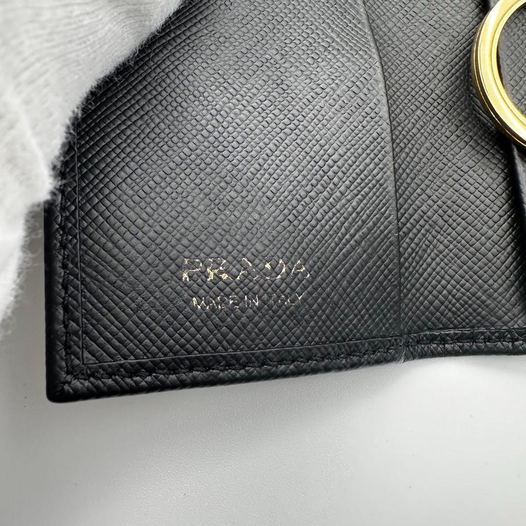 PRADA プラダ　4連キーケース　サフィアーノレザー　ゴールド金具 リング付き