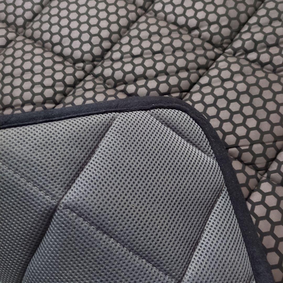 【美品・値下げ中】カーリスマット テラソフト 75cm x 140cm