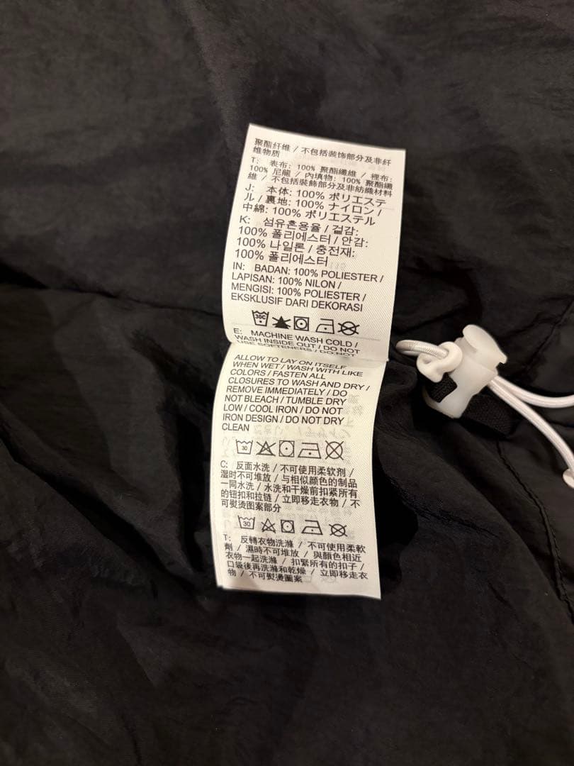 【新品同様】ナイキ ジョーダン ダウンベスト XXL中綿 黒　メンズ