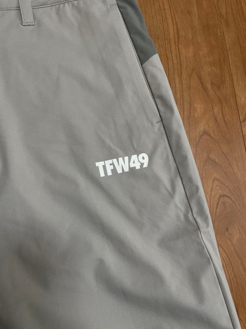 定価9万　新品　TFW49 ダウンブルゾン　セットアップ　ゴルフ　グレー　L