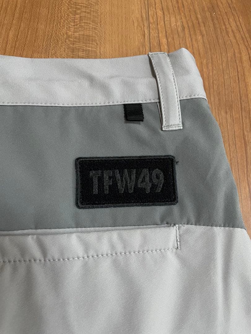 定価9万　新品　TFW49 ダウンブルゾン　セットアップ　ゴルフ　グレー　L