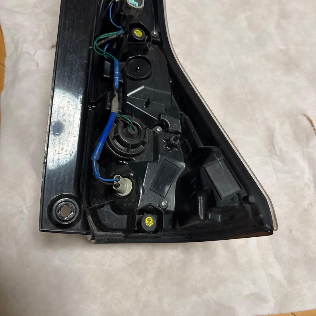 日産c27 セレナテールランプ左LED 美品