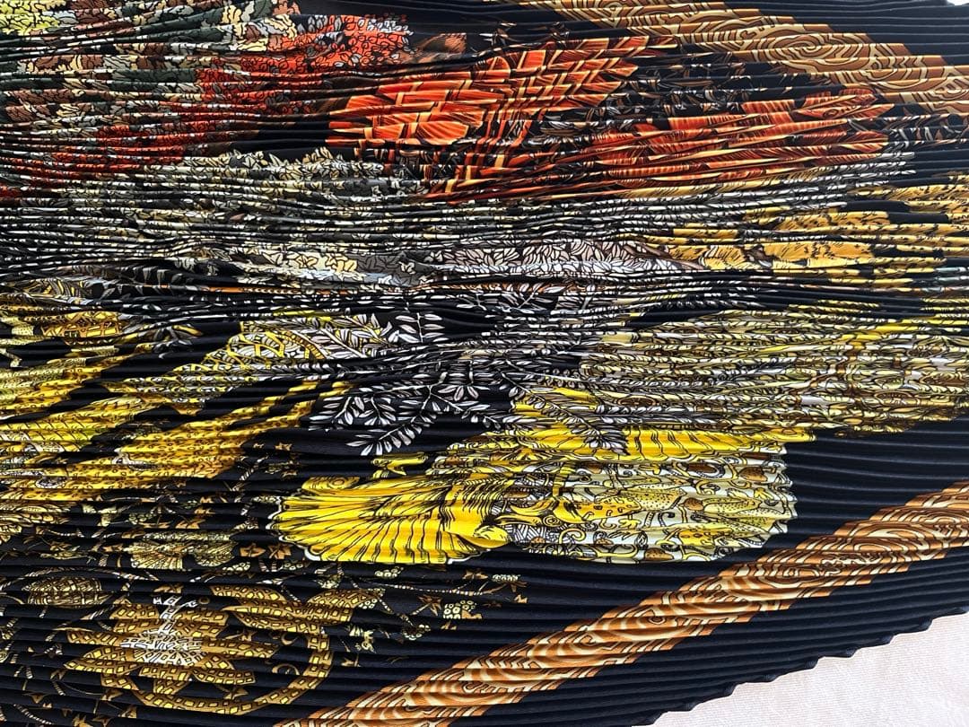 エルメス　プリーツスカーフ