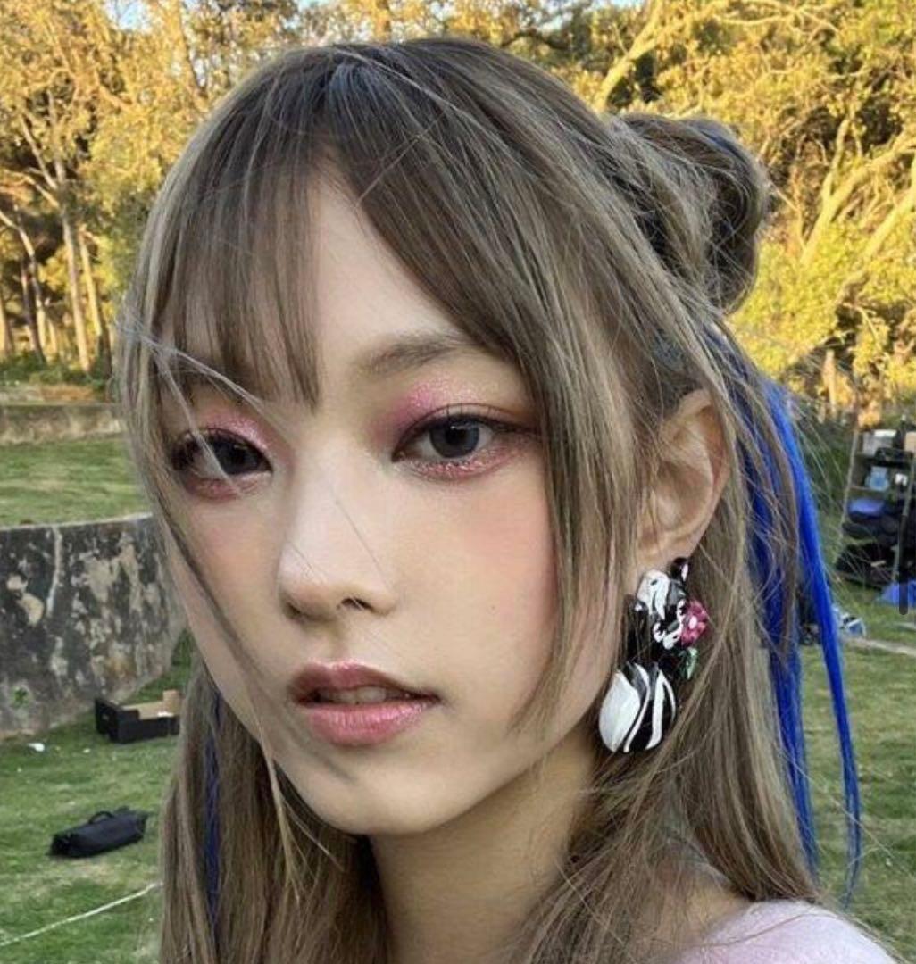 ヘリン　NewJeans 韓国 popup 限定ブニーニコスチューム＆キーリング