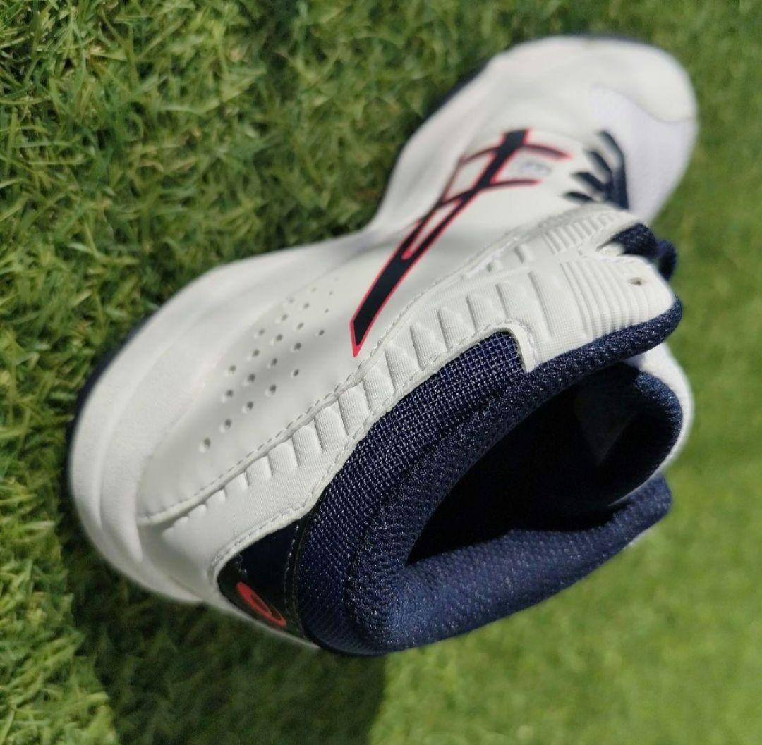 asics ジュニアバスケットシューズ25.0cm