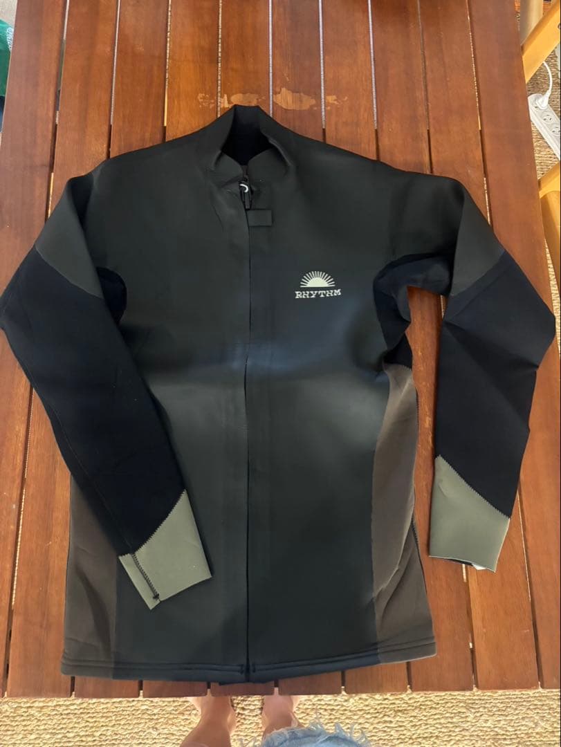 未使用タグ付き　オーストラリア　rhythm ウエットスーツ　ジャケット