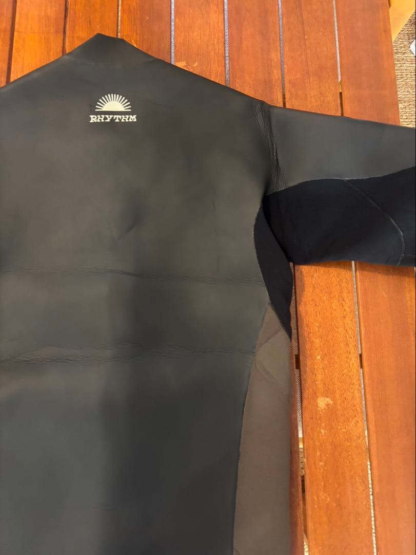 未使用タグ付き　オーストラリア　rhythm ウエットスーツ　ジャケット