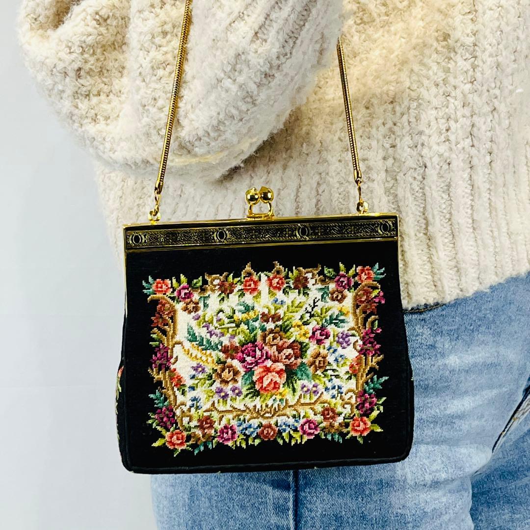 【人気】プチポワン　アンティークゴブラン　花柄刺繍　黒　ハンドバッグ