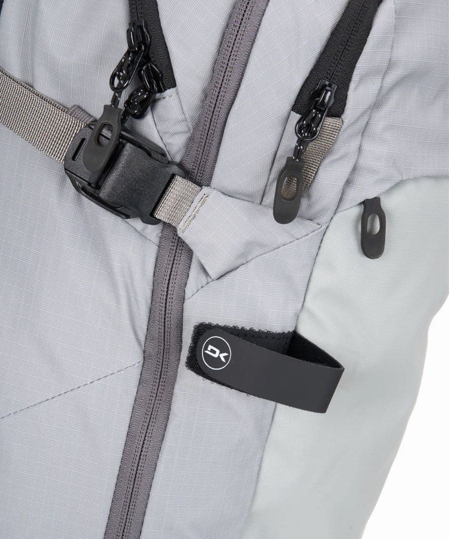 25/26' DAKINE POACHER BACKPACK 32L 新品未使用