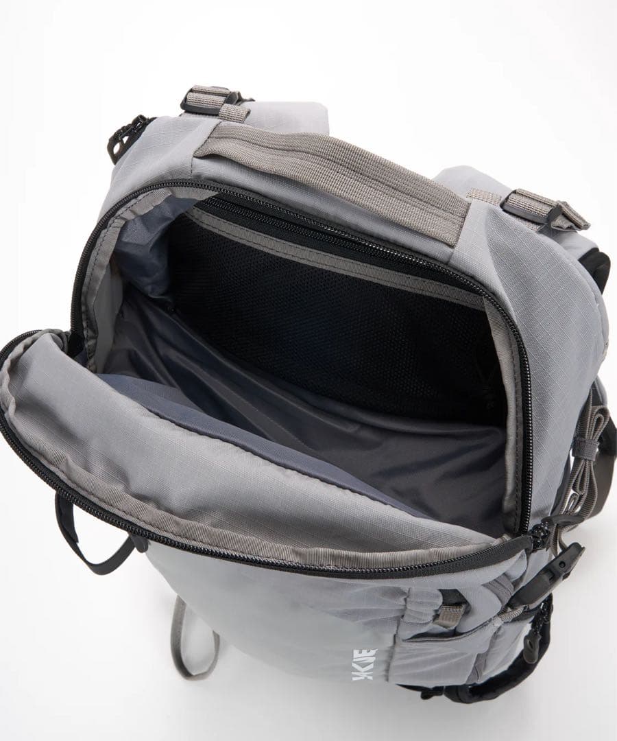 25/26' DAKINE POACHER BACKPACK 32L 新品未使用