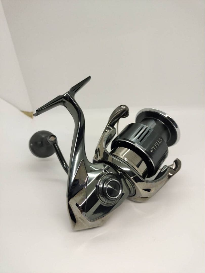 シマノ　22ステラ4000XG 替えハンドル付き（純正ハンドル＋夢屋EVAノブ）