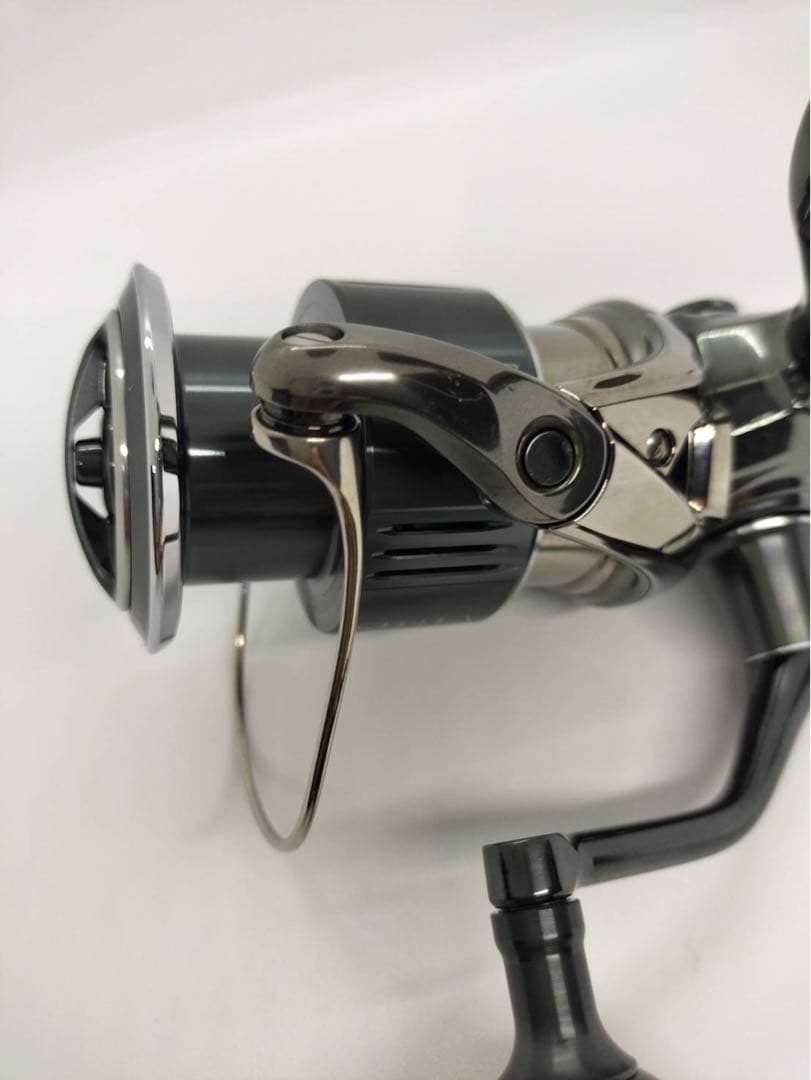 シマノ　22ステラ4000XG 替えハンドル付き（純正ハンドル＋夢屋EVAノブ）