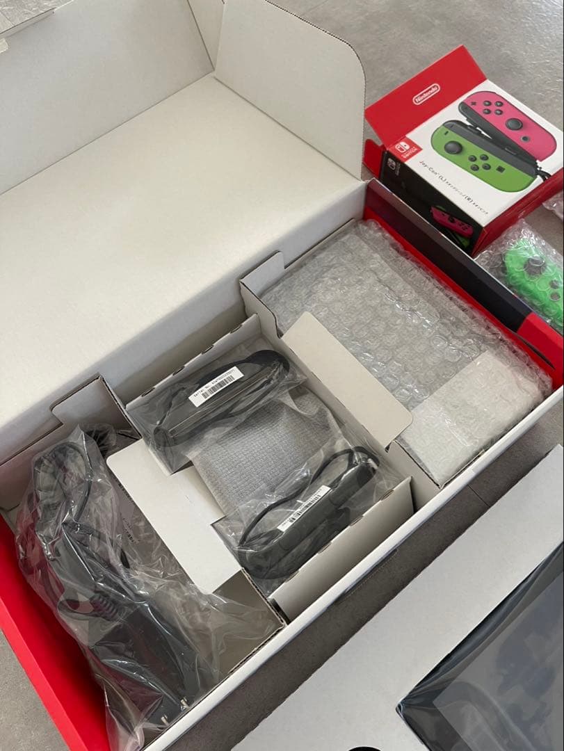 Nintendo Switch 本体 + ジョイコン2個＋おまけ