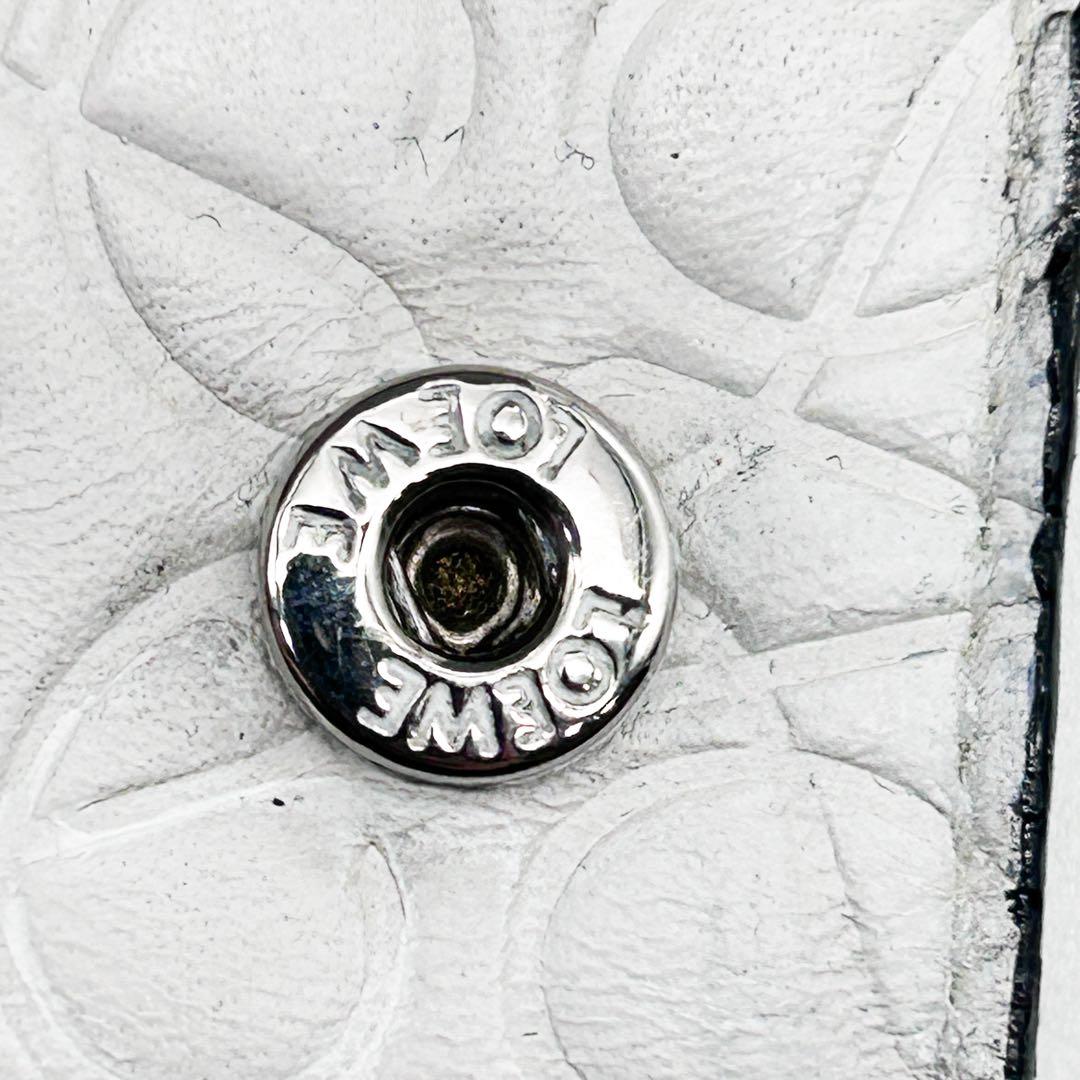 ロエベ 6連 キーケース ホワイト アナグラム ロゴ