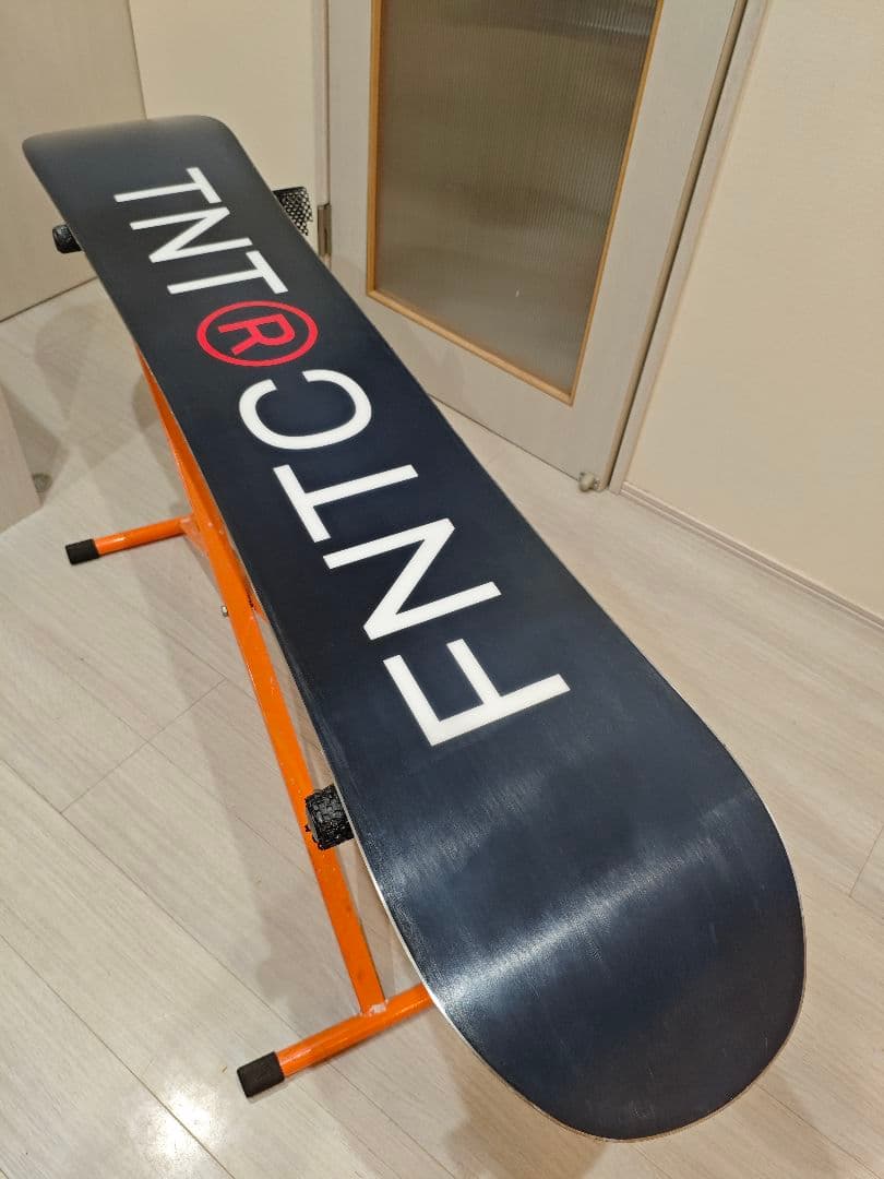 FNTC TNT R 157 スノーボード板　ぐらやパークに！