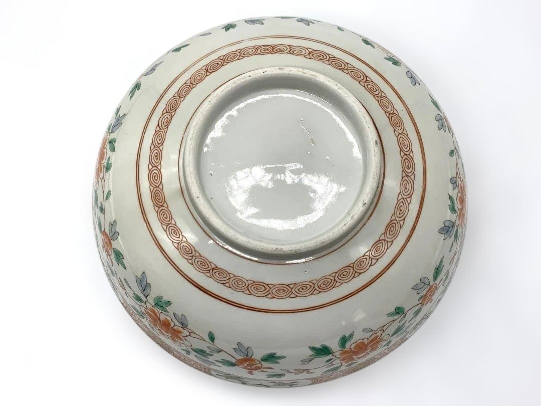 【有田焼】 明治期 　輸出向 　白磁金彩錦絵 『五彩草花文特大深鉢』