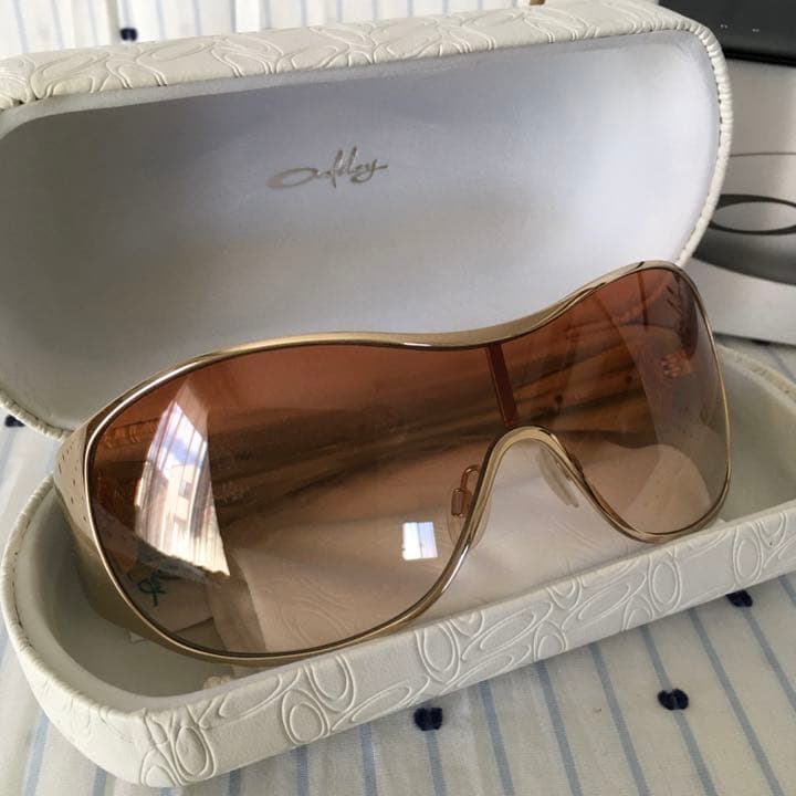 OAKLEY オークレー US限定 breathless サングラス　gold