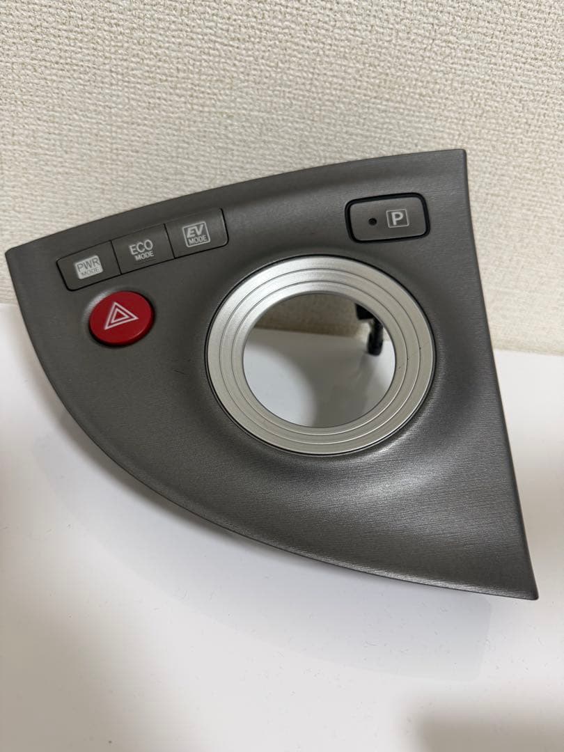 ZVW 30 プリウス 後期　シフトパネル　LED打ち替え済み