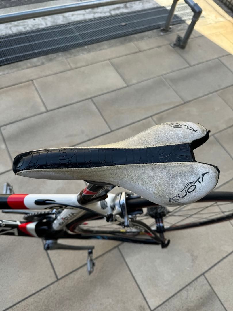 KUOTA kharmaカーボンロードバイク自転車