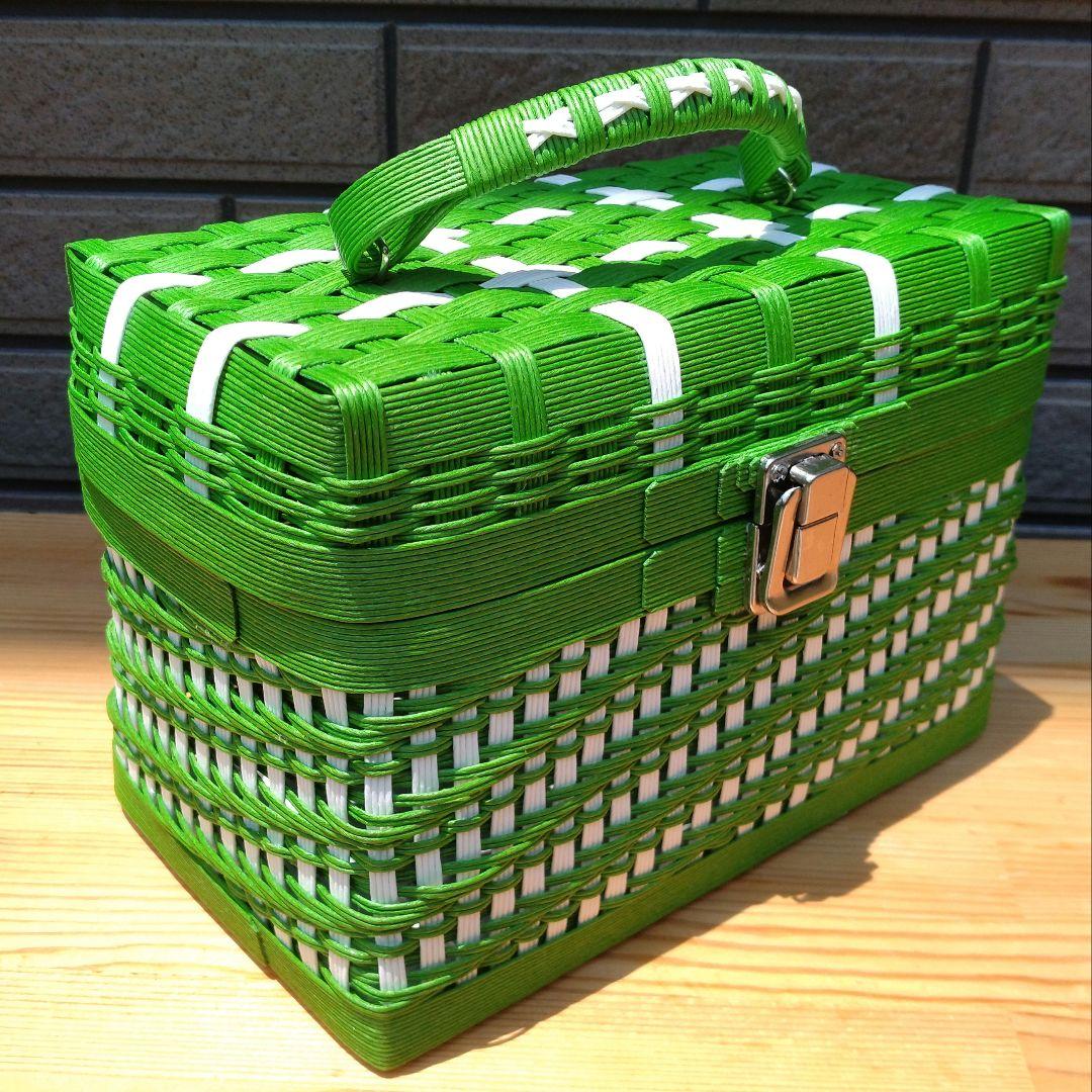 専用　透かし模様(緑色系)クロスステッチ(紫色×薄紫色)らせん模様(新緑色)