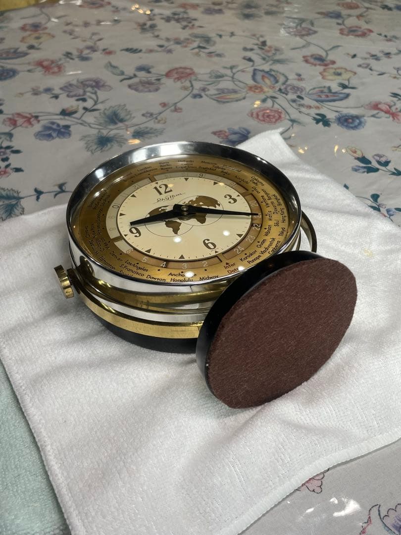 Rhythm WorldTimer 真鍮ガラス時計在庫稼働品　\"パリは今何時？\"