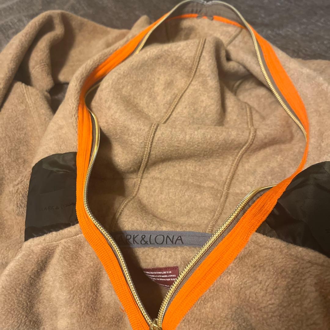 MARK&LONA フリースジャケット フード付き