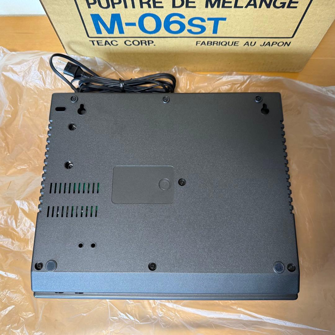 TASCAM M-06ST アナログミキサー