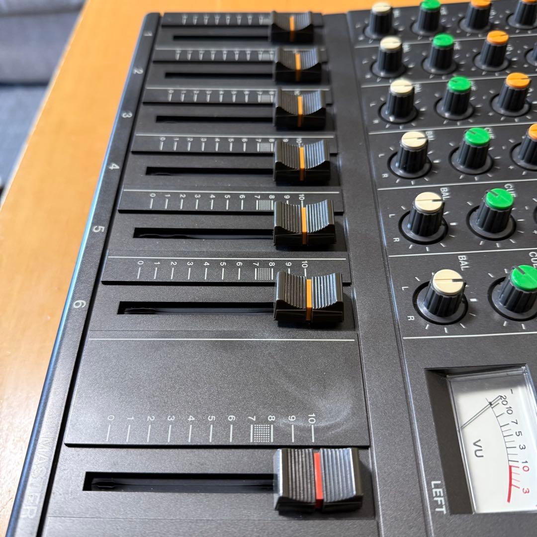 TASCAM M-06ST アナログミキサー