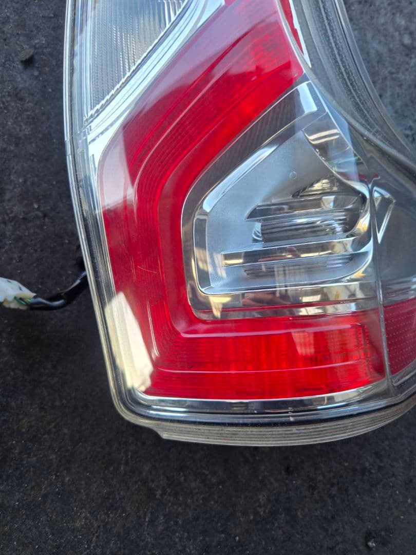 B21W 　日産　デイズ テールランプ