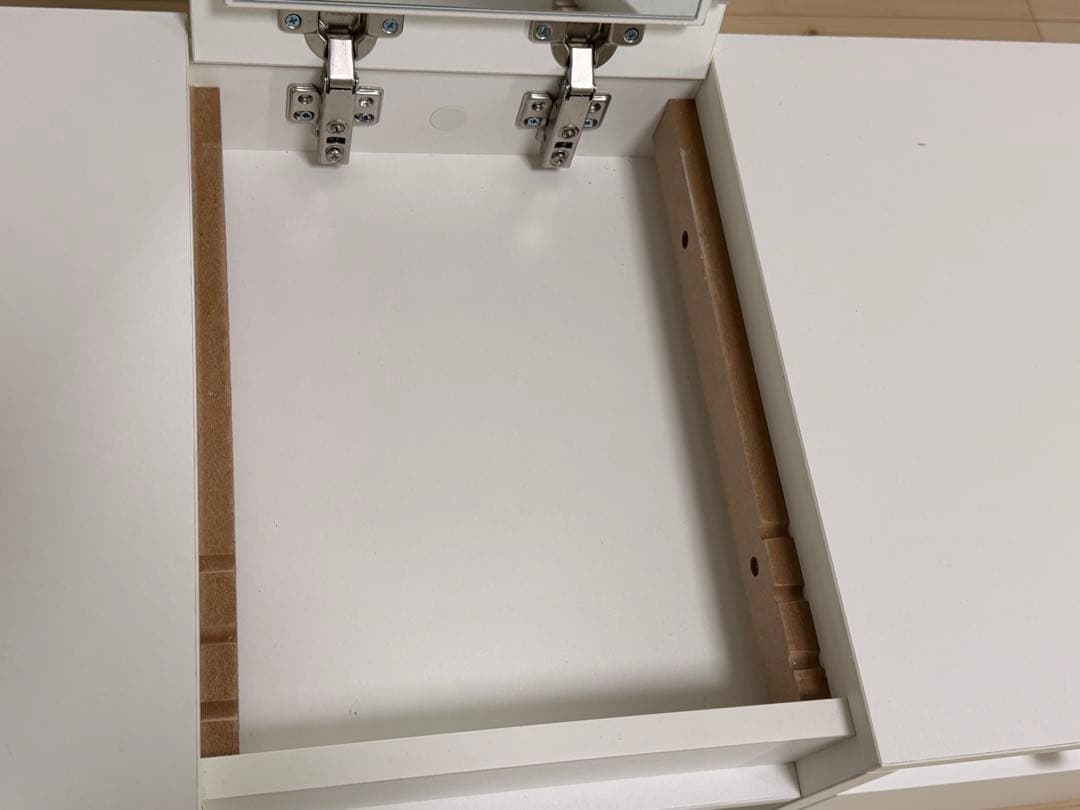 さ*迎様 鏡、収納付きテーブル