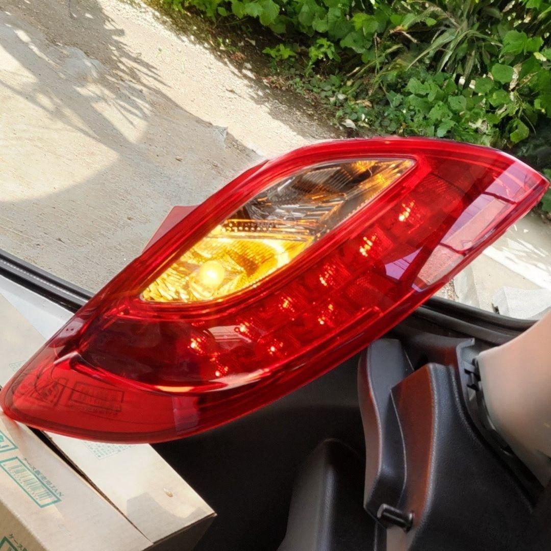 マツダ デミオDE型 LEDテールランプ 左右セット 中古品