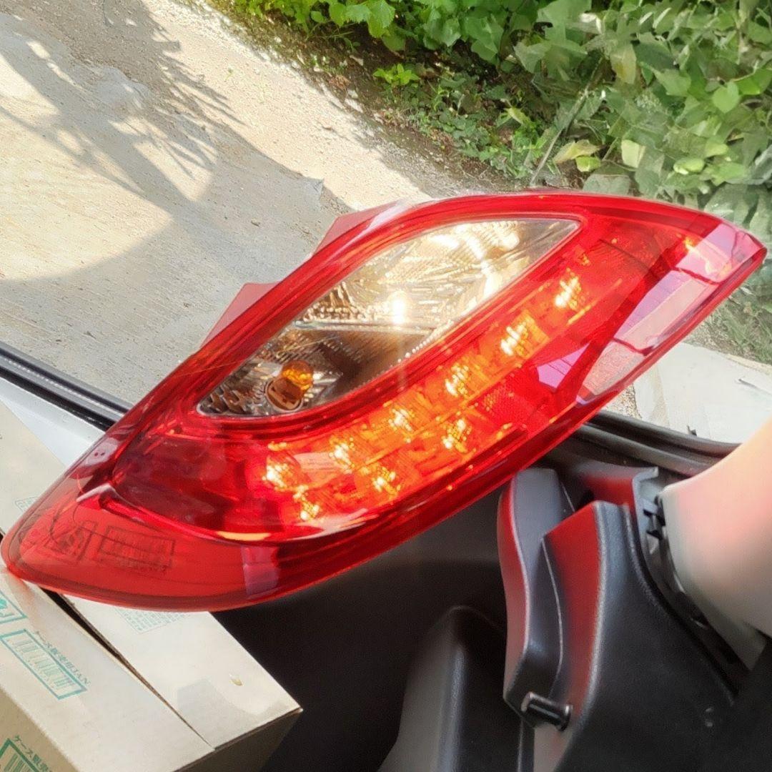 マツダ デミオDE型 LEDテールランプ 左右セット 中古品
