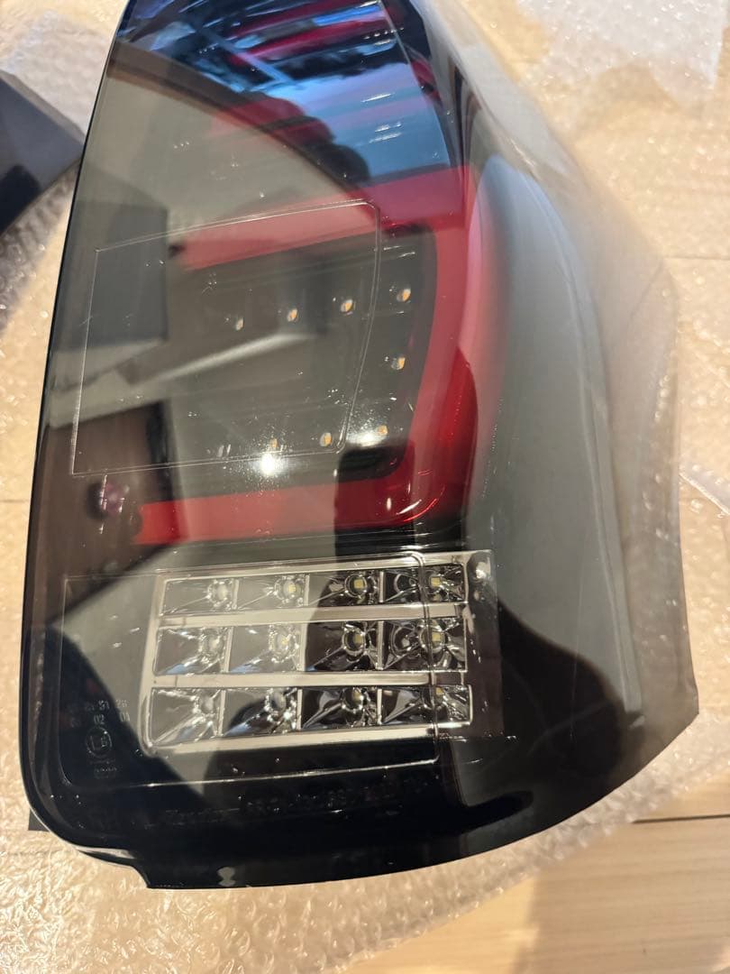 定価６万？ プリウス α 40 41 Revier フル LED テール レンズ