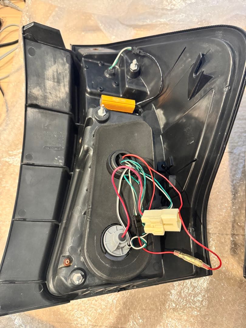 定価６万？ プリウス α 40 41 Revier フル LED テール レンズ