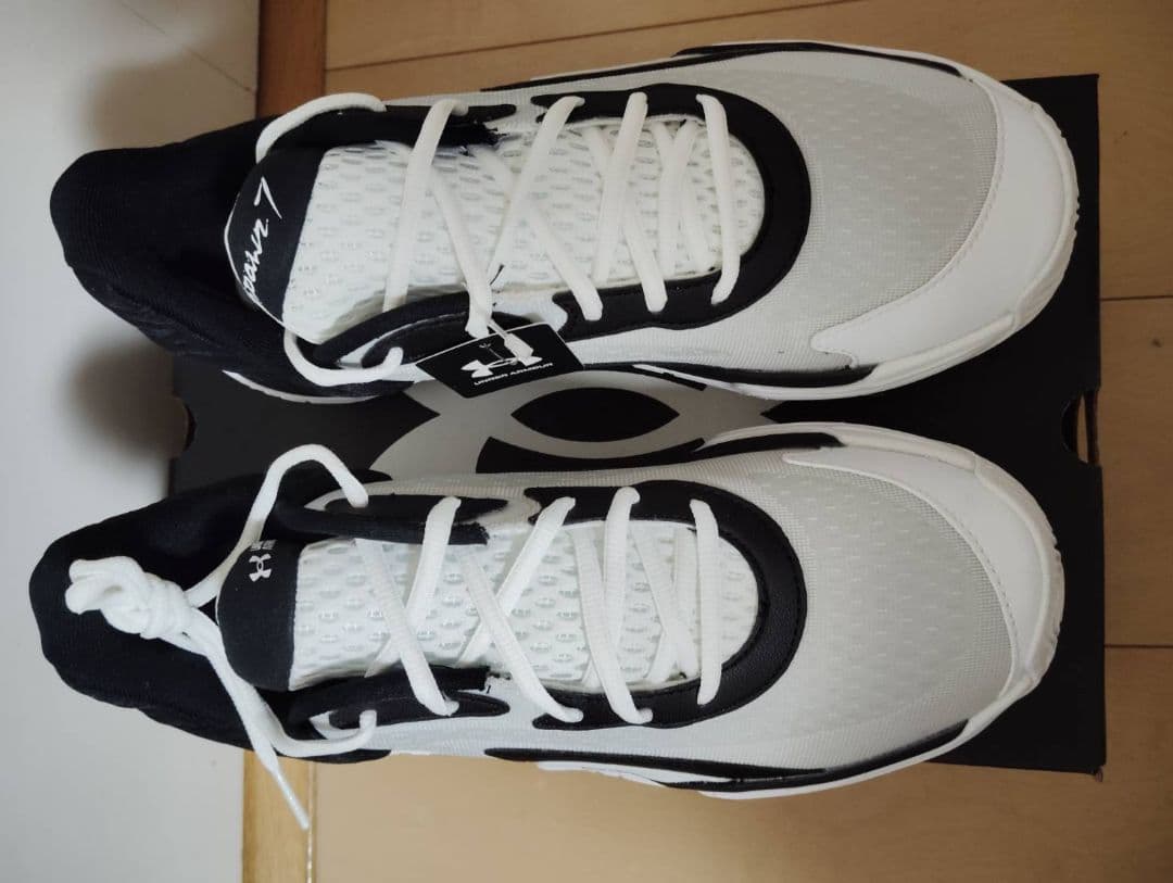 【値下げしました!!】新品·未使用アンダーアーマーUA Spawn 7