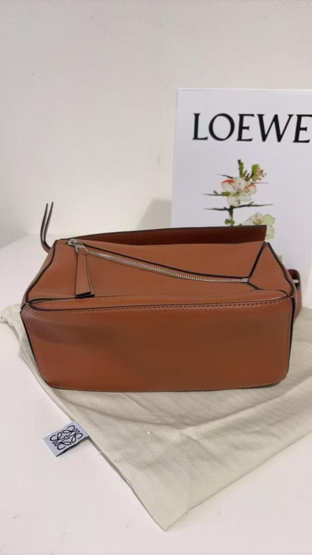 LOЁWЁ ブラウン ショルダーバッグ