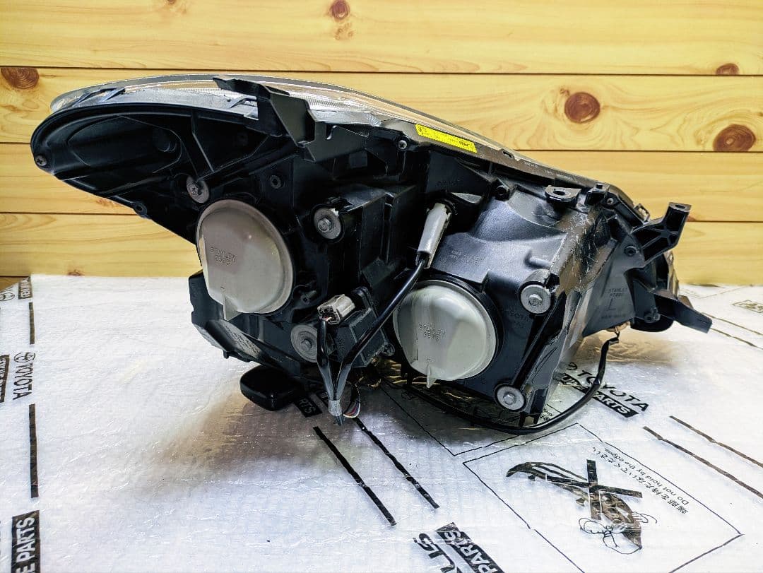 200系 クラウン ヘッドライト インナーブラック 黄ばみ無し