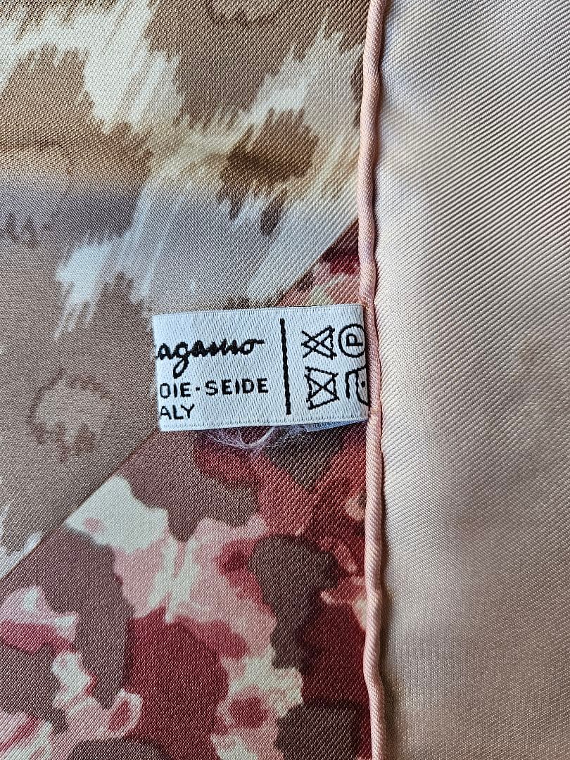 Ferragamo フェラガモ レオパード柄スカーフ