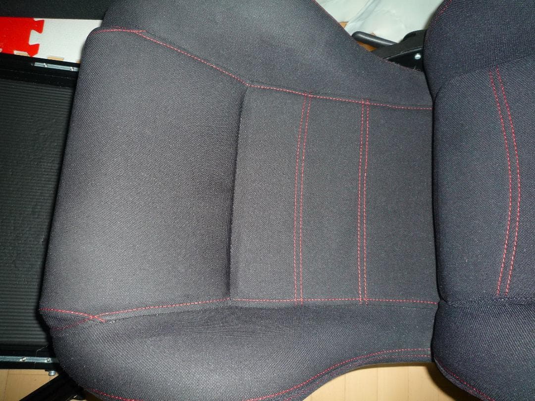 Dardoo F1コクピット改+ロッソモデロGTD-RS シート 引取り希望