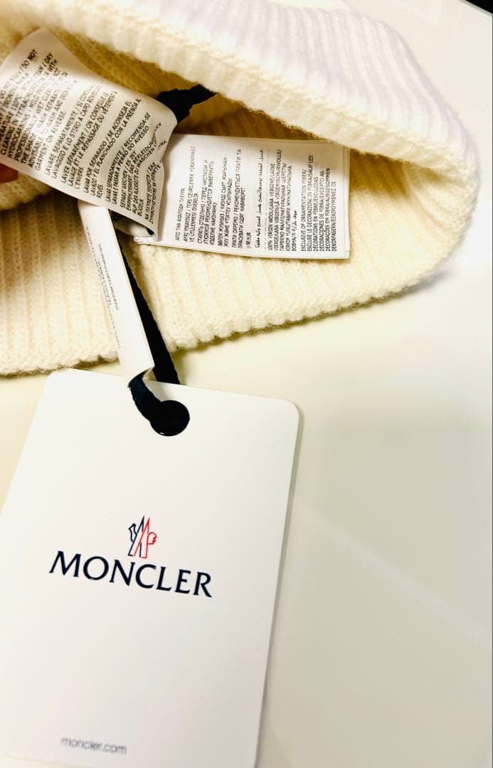 正規未使用◎MONCLER ホワイト ニット帽